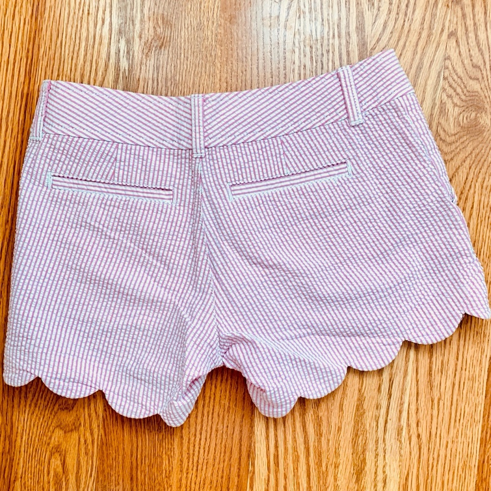 LILLY PULITZER SEER SUCKER SCALLOPED SHORTS - Picture 5 of 6